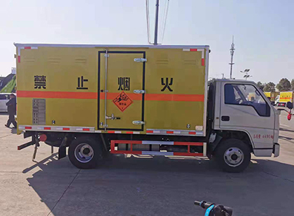 平果爆破器材运输车技术升级与安全合规新趋势